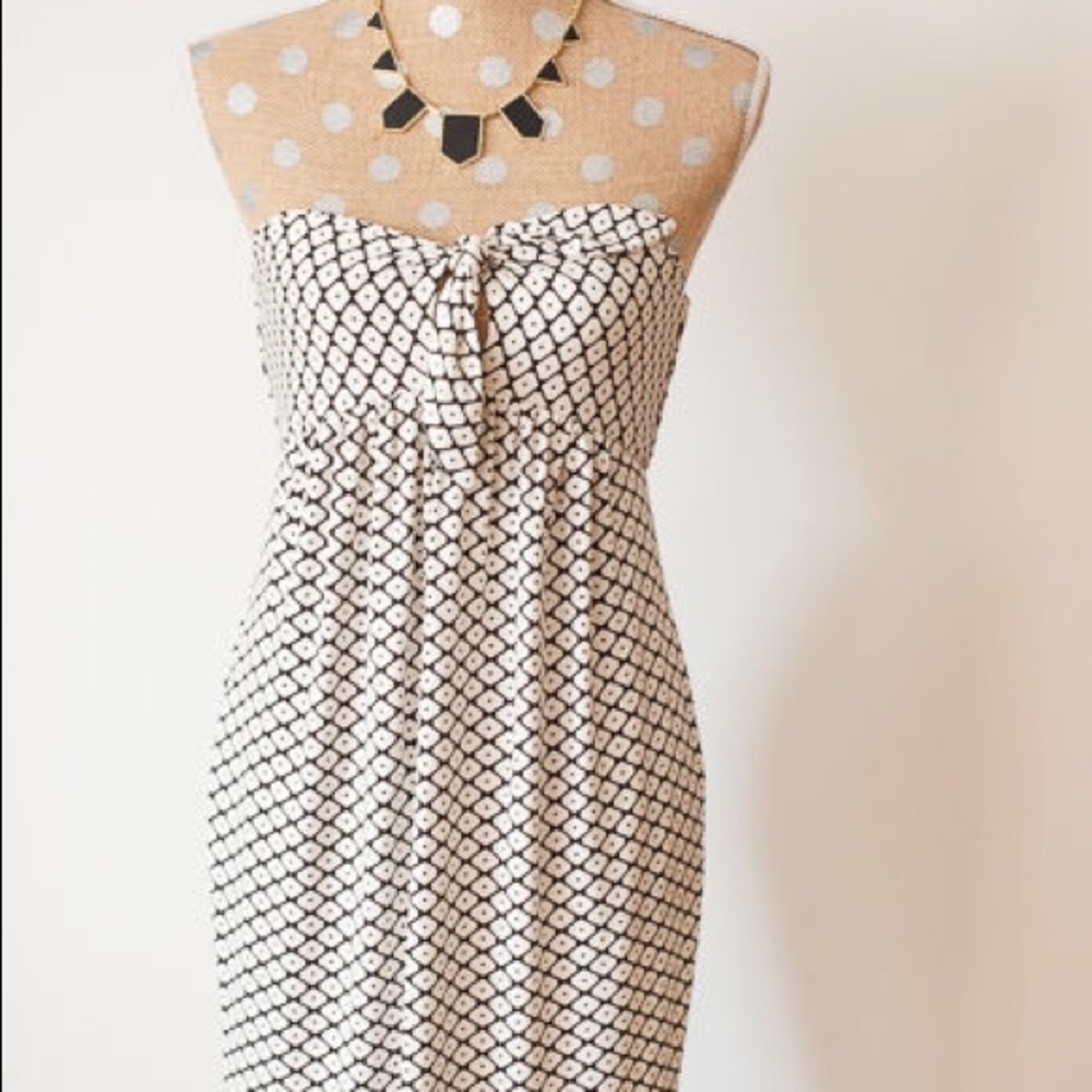 Beautiful Strapless dress in black and white
